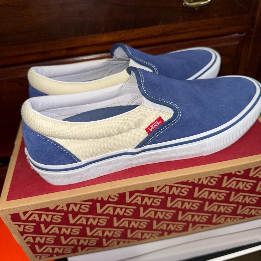 Brand new vans - Picture 3 of 4